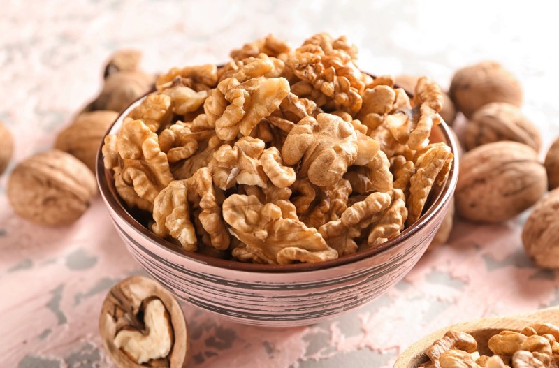 با افزودن گردو به رژیم غذایی، از سرطان روده بزرگ پیشگیری کنید