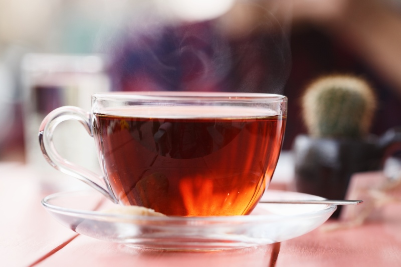 چرا نباید چای را دوباره گرم کنیم؟ نکات بهداشتی و علمی درباره مصرف چای مانده