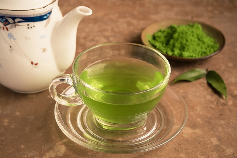 چه زمانی نباید چای سبز بنوشید؟ موارد منع مصرف چای سبز که باید بدانید
