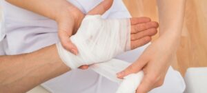 آموزش کامل پانسمان اضطراری در شرایط بحرانی