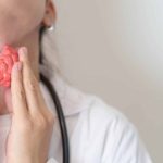 تأثیر التهاب تیروئید پس از زایمان بر شیردهی و سلامت مادر: علائم، تشخیص و درمان