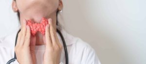 تأثیر التهاب تیروئید پس از زایمان بر شیردهی و سلامت مادر: علائم، تشخیص و درمان