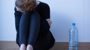 آیا کم آبی بدن می تواند باعث استرس و اضطراب شود؟