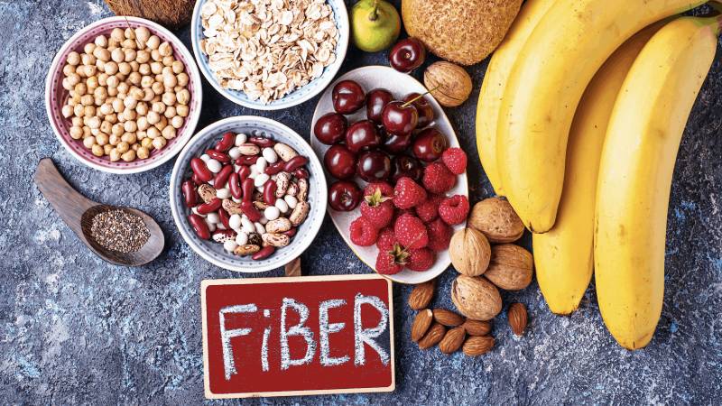 آیا مصرف فیبر می تواند خواب را بهتر کند؟ بررسی تاثیر رژیم غذایی بر خواب عمیق و REM