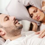 خروپف چه زمانی خطرناک است؟ علائم آپنه خواب که نباید نادیده بگیرید